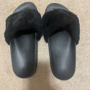 Steve Madden Fur slides